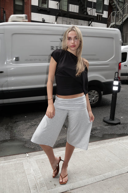 slouchy tee in black