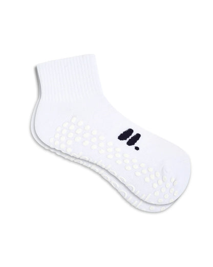 quarter grip sock in white - CHERRY KNOTS