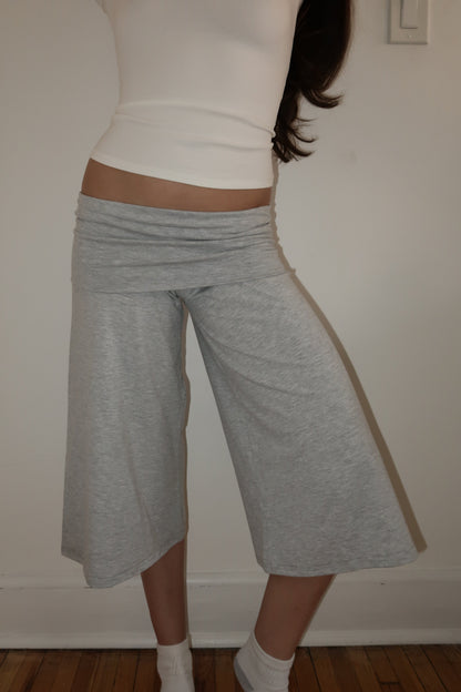 lune fold over capris