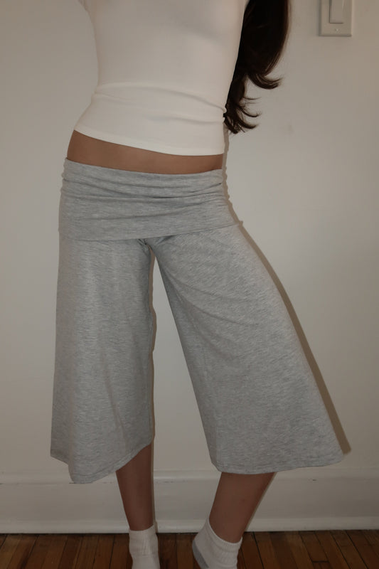 lune fold over capris