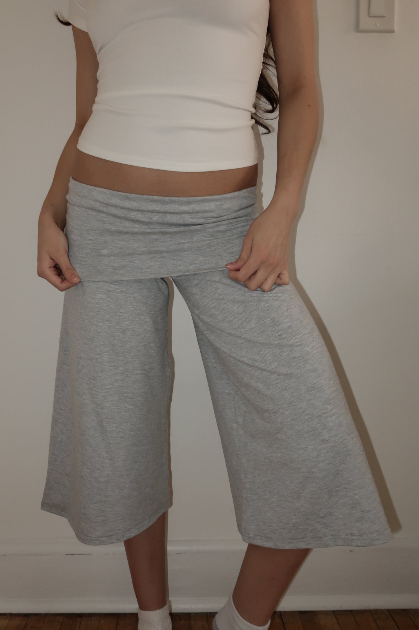 lune fold over capris
