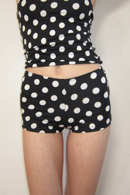devon shorts in black