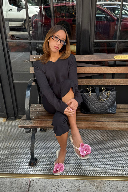 fine knit v-neck sweater in black - CHERRY KNOTS