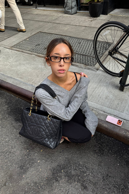 fine knit v-neck sweater in grey - CHERRY KNOTS