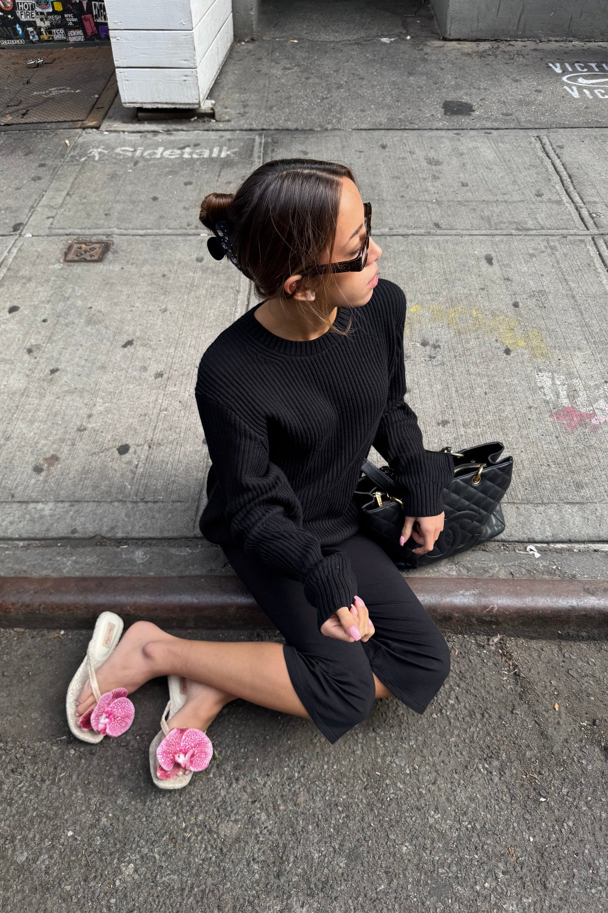 crewneck sweater in black - CHERRY KNOTS