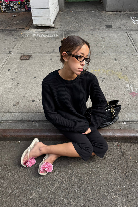 crewneck sweater in black - CHERRY KNOTS