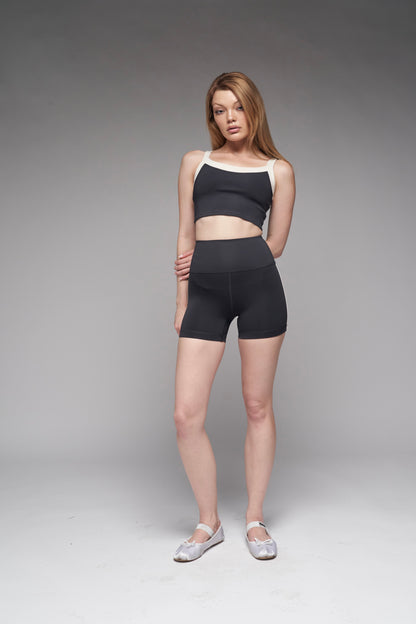 gia biker shorts in black