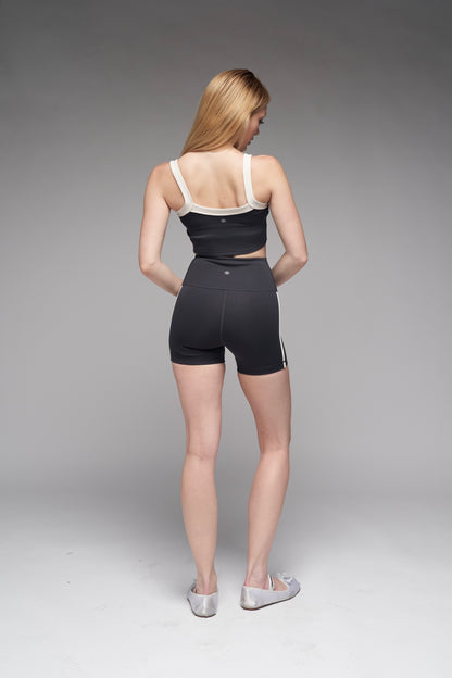 gia biker shorts in black