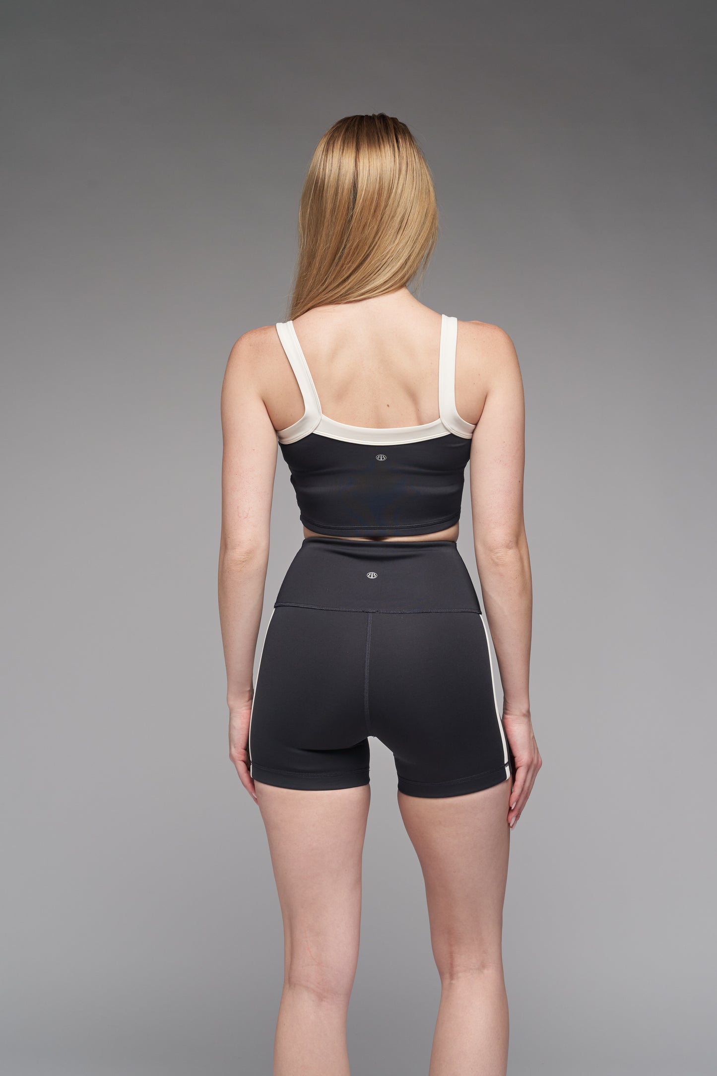 gia biker shorts in black