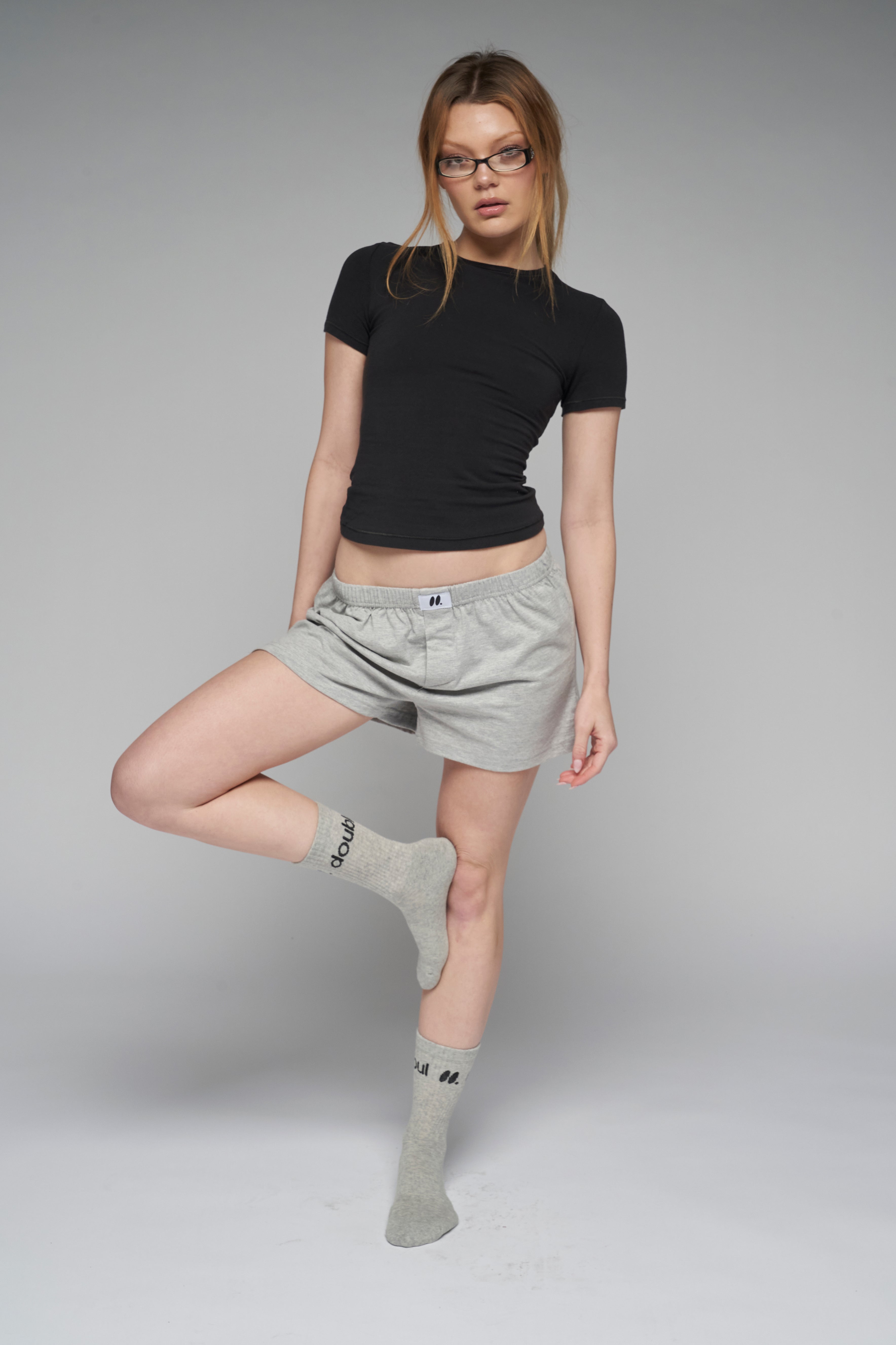 ウ*グ様 VR × LUCY TEE / CHARCOAL XLサイズ lucy tee in black – CHERRY KNOTS