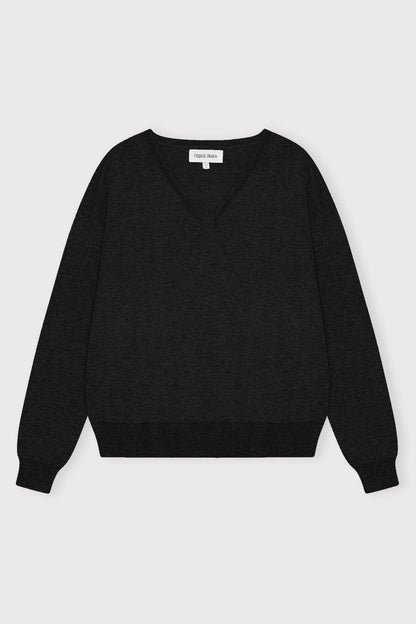 fine knit v-neck sweater in black - CHERRY KNOTS